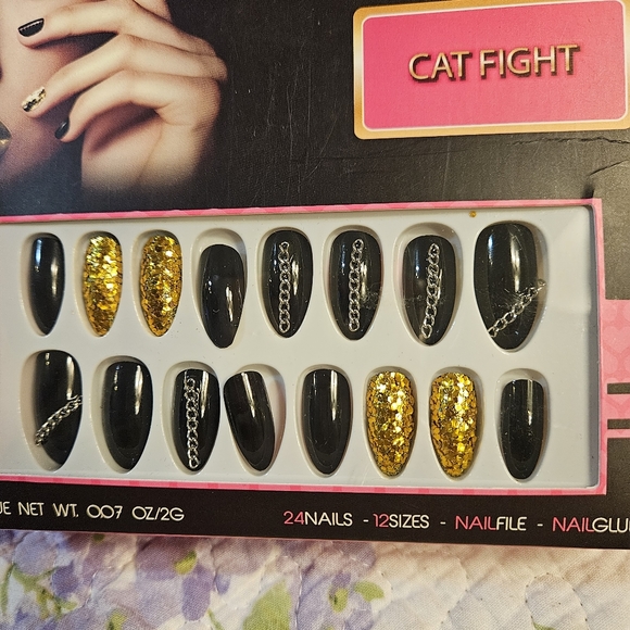 NAILHUR Makeup Reusable Nails "Catfight" Set - Picture 2 of 4
